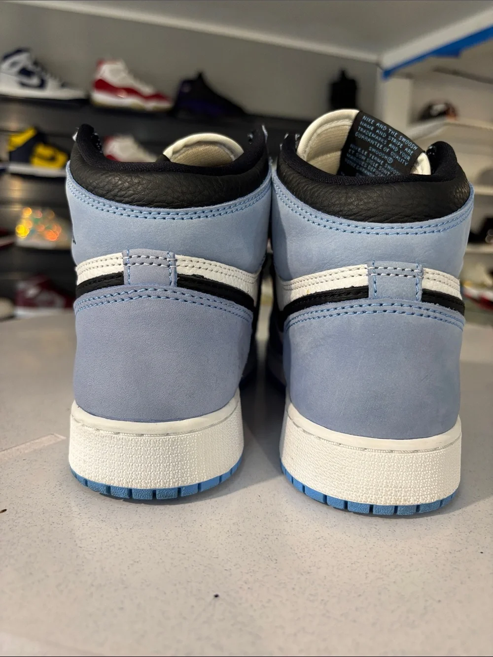 Air Jordan 1 Retro High OG “University Blue” Men’s Size 6